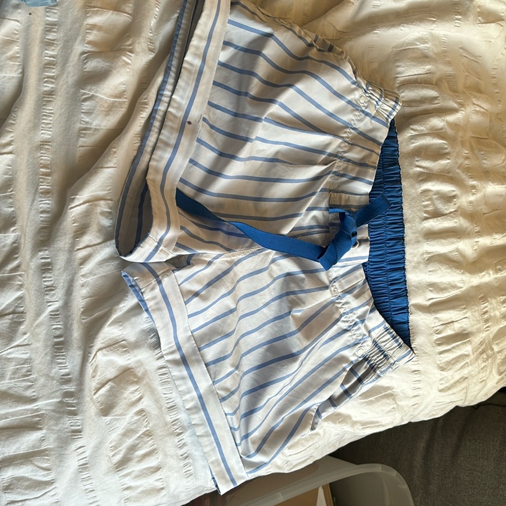 lululemon short small stain frim the pen